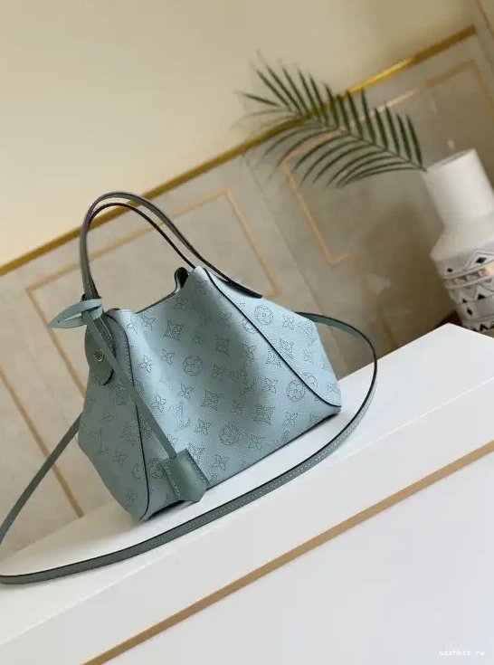 WIS HINA LOUIS PM VUITTON 0509